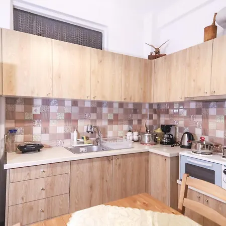 Apartment Quiet, Fully Refurbished In *
