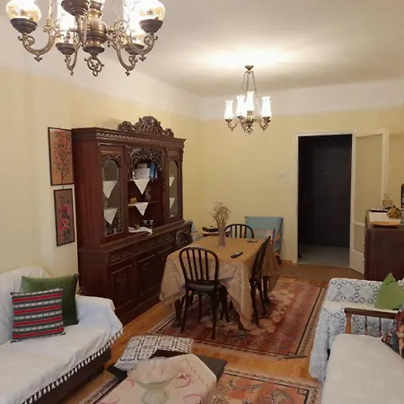 Appartement Quiet, Fully Refurbished In Thessalonique