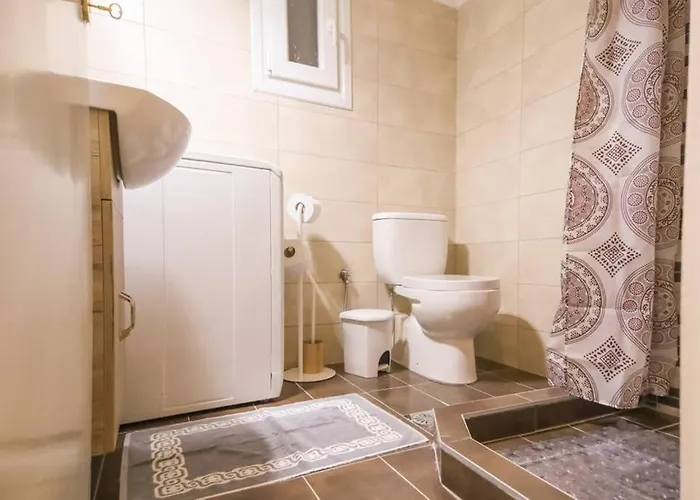 Διαμέρισμα Quiet, Fully Refurbished In *