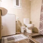 Apartment Quiet, Fully Refurbished In *