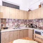 Apartment Quiet, Fully Refurbished In *