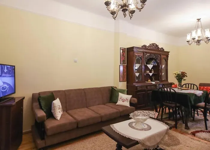 Quiet, Fully Refurbished In Appartamento *