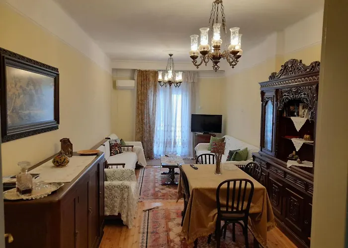 Quiet, Fully Refurbished In Appartamento